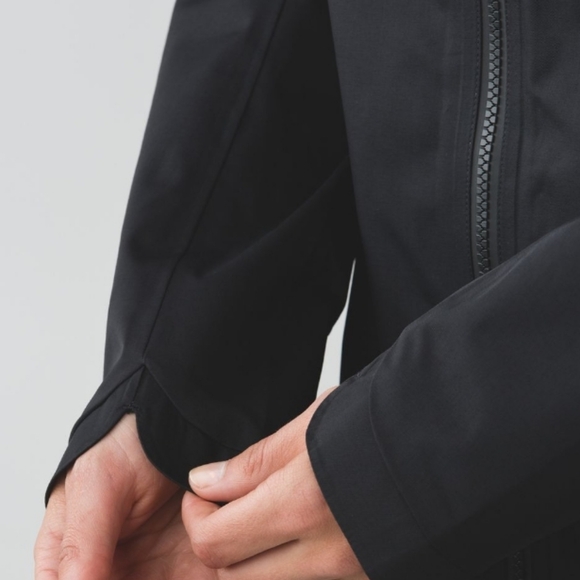 Lululemon Definitely Raining Jacken in Black size 6 new no tag - Picture 7 of 17